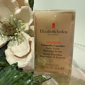 Elizabeth Arden Youth-Restoring Serum Capsules